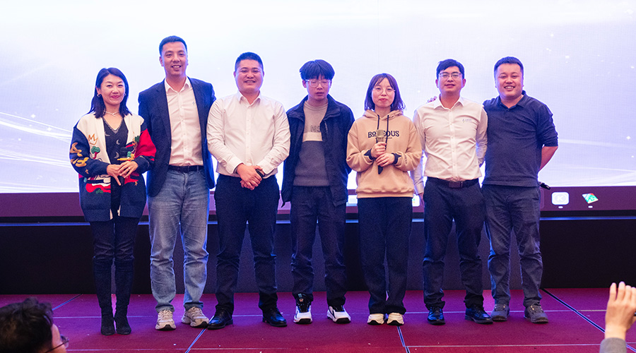 变革创新，突破前行 | 尊龙凯时人生就是搏储能2023年终总结大会及2024年迎新年会圆满落幕