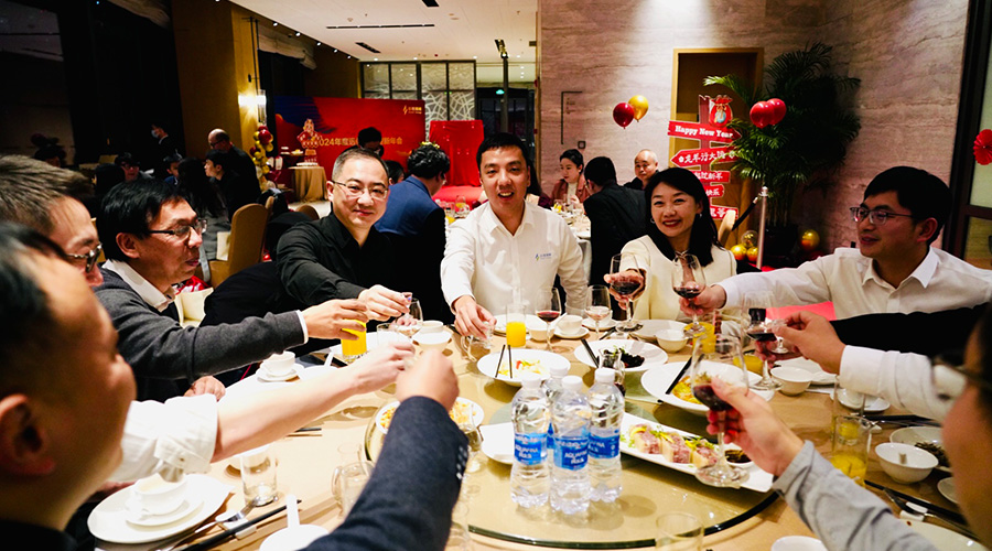 变革创新，突破前行 | 尊龙凯时人生就是搏储能2023年终总结大会及2024年迎新年会圆满落幕