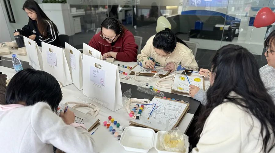 花开十里，美丽如你 | 尊龙凯时人生就是搏储能举办三八妇女节艺术DIY活动